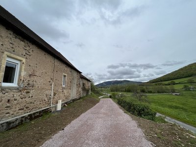 allée avec vue sur Bibracte