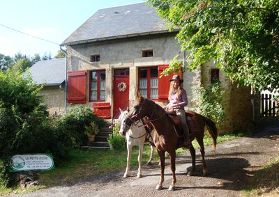 Gîte LA PETITE OUCHE MORVAN, côté rue