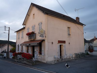 Luzy hotel de la gare (1)
