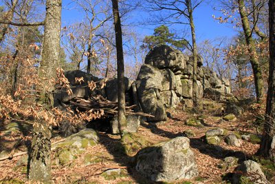 Quarré les Tombes Roche des Fées