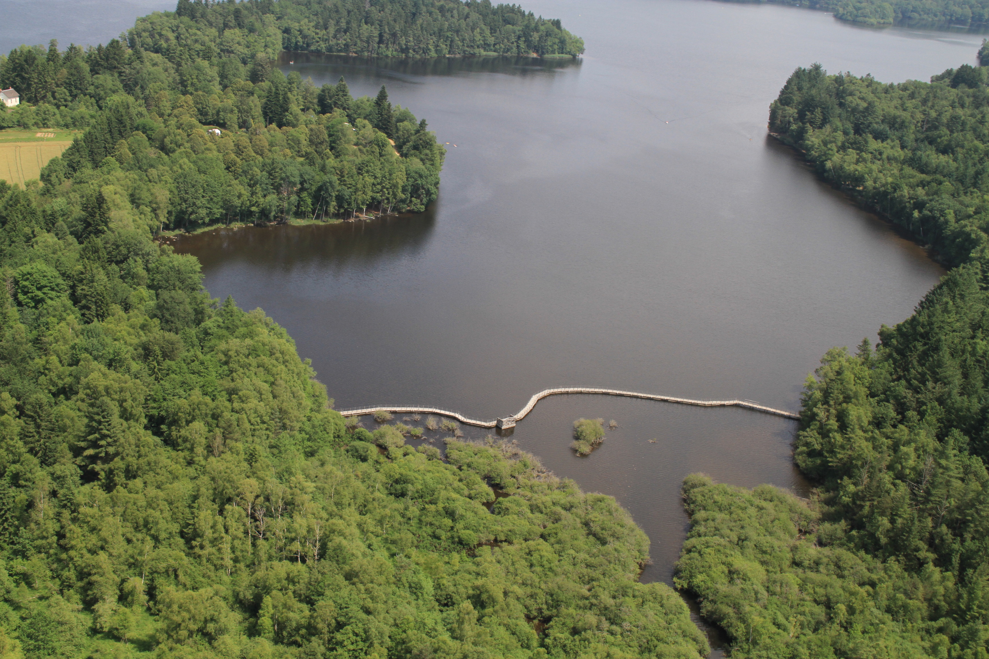 Passerelle du lac des Settons